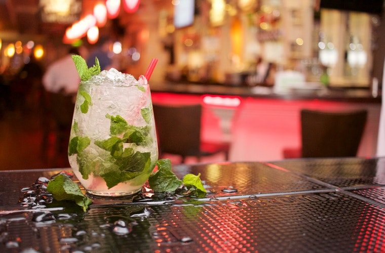 Cocktail Glass With Ice 